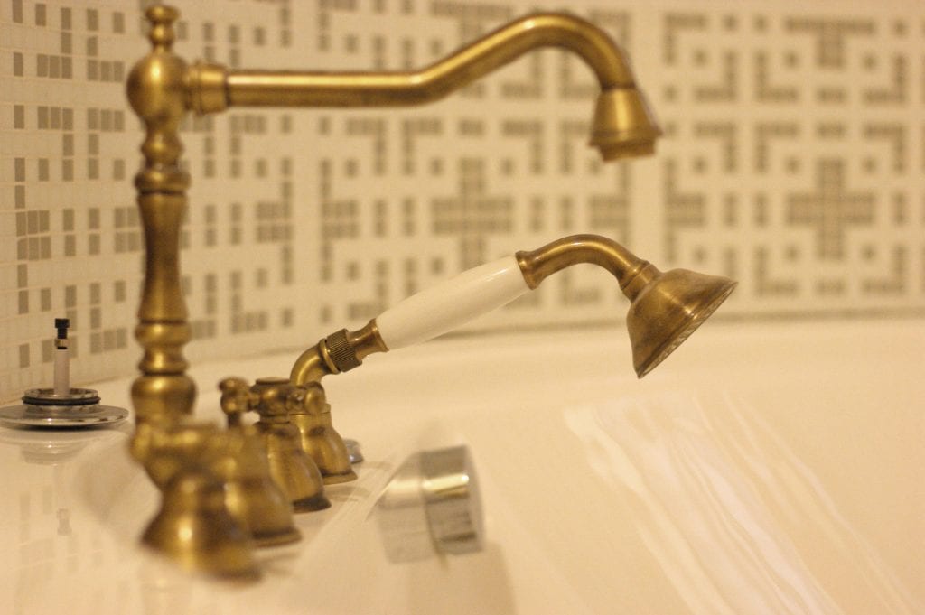 Ванная комната, смесители в стиле Викторианской эпохи